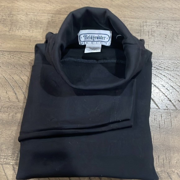 BUNDLE of 4 NWOT (Vntg) Bridgewater Basics Turtlenecks Long sleeves Size M - Picture 5 of 8